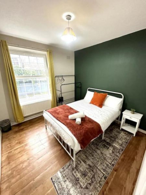 Quirky 3 Bedroom Flat In Shoreditch